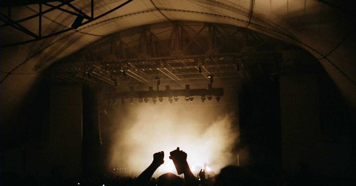 Object-based well-modulated migration - 2